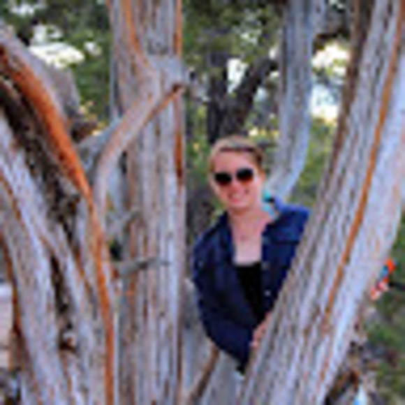 Meet your Posher, Emily - Picture 1 of 1